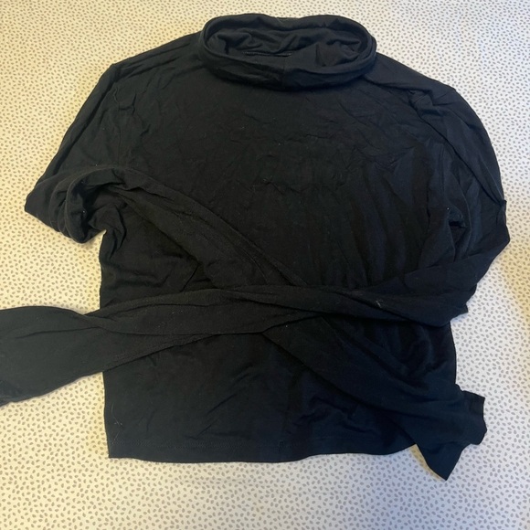 TALULA TURTLENECK - Picture 2 of 4